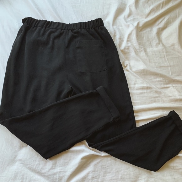 Urban Outfitters Black Pleated Crepe Trousers - Picture 2 of 4
